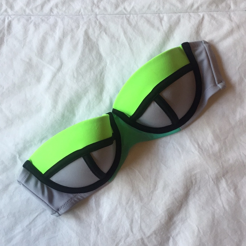 VICTORIAS SECRET BIKINI TOP 34 B